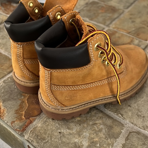 Timberland boots size 9 - Picture 2 of 3